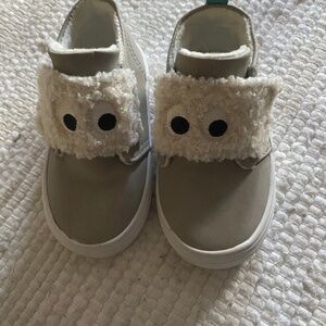 Cute Velcro toddler shoes